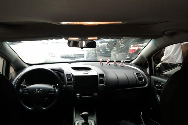Used Kia K3 2013 1.6L Automatic Premium Headliner