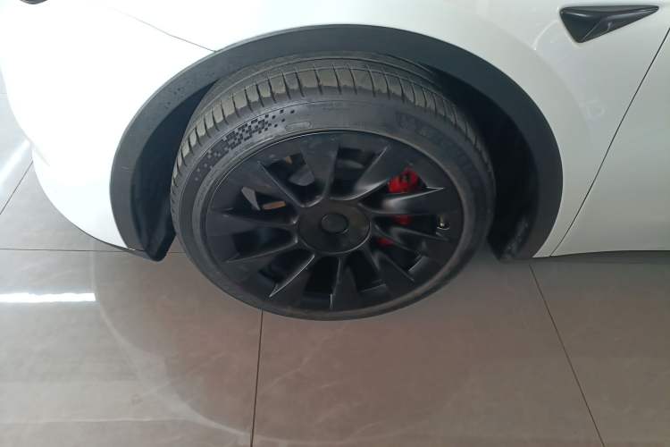 Used Tesla Model Y 2021 Long-Range All-Wheel-Drive Version 3D7
