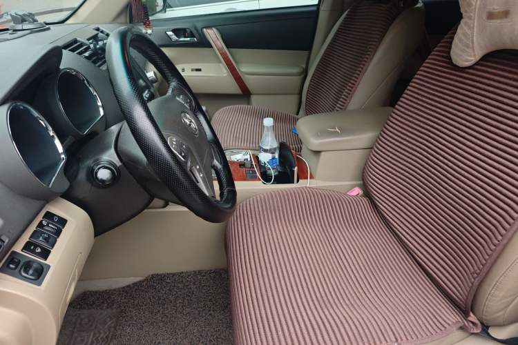 Used Toyota Highlander 2009 2.7L Two-Wheel Drive 7-Seater Supreme Edition Left Front Seat