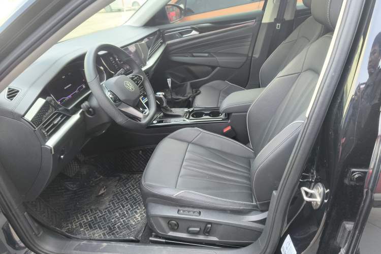 Used Volkswagen Passat 2024 330TSI Elite Edition Left Front Seat