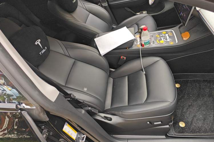 Used Tesla Model Y 2023 Rear-Wheel-Drive Version
