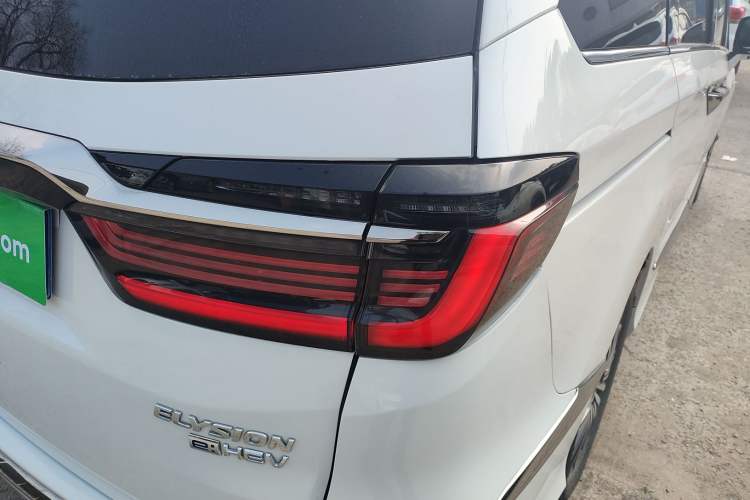 Used Honda Elysion 2022 2.0L eHEV Prestige Edition
