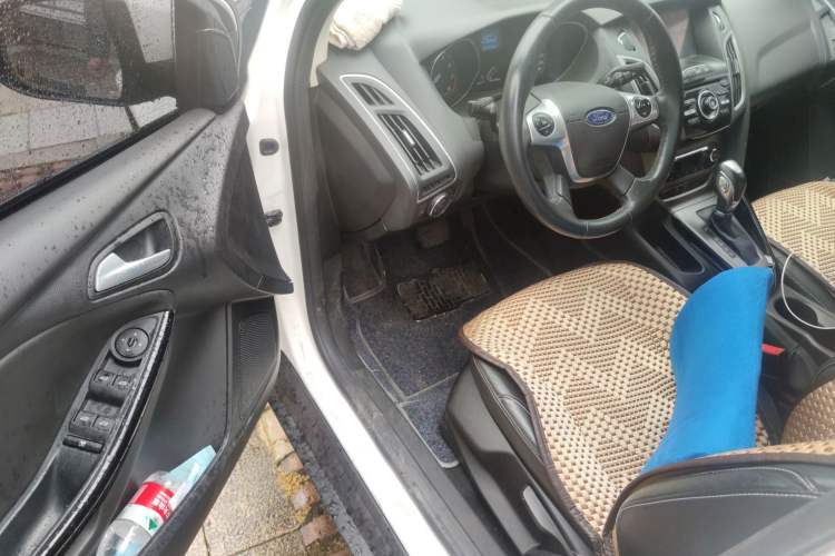 Used Ford Focus 2012 Sedan 1.6L Automatic Fashion Edition