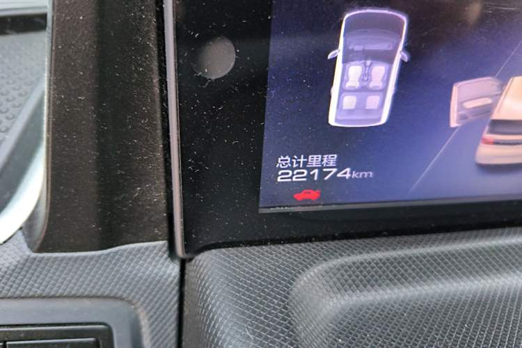 Used Wuling Hongguang MINIEV 2022 Macaron Fashion Model Lithium Iron Phosphate Odometer Close Up