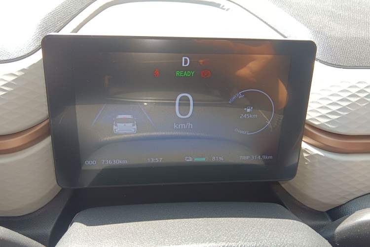 Used SOL E10X 2021 302 km Range Luxury Version 31.4 kWh
