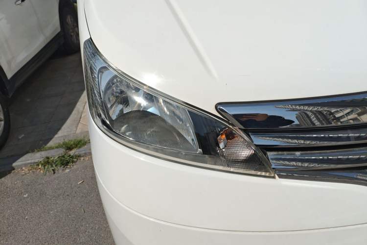 Used Nissan NV200 2018 1.6L CVT Luxury Model Right Front Headlight