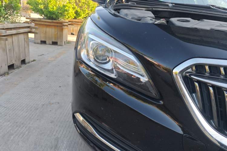 Used Buick LaCrosse 2016 20T Elite Edition Right Front Headlight