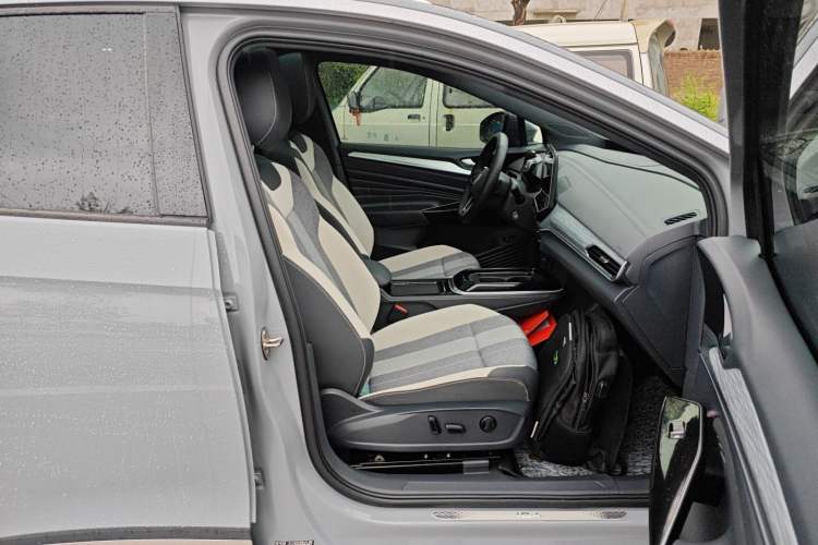 Used Volkswagen ID.4 CROZZ 2022 Long-Range PURE+ Edition
