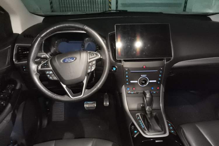 Used Ford Edge 2015 2.0T GTDi Four-Wheel Drive Prestige Model
