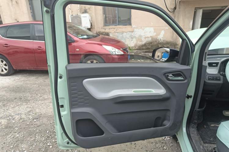 Used Wuling Hongguang MINIEV 2021 Macaron Sandwich Model 120 km Lithium NMC