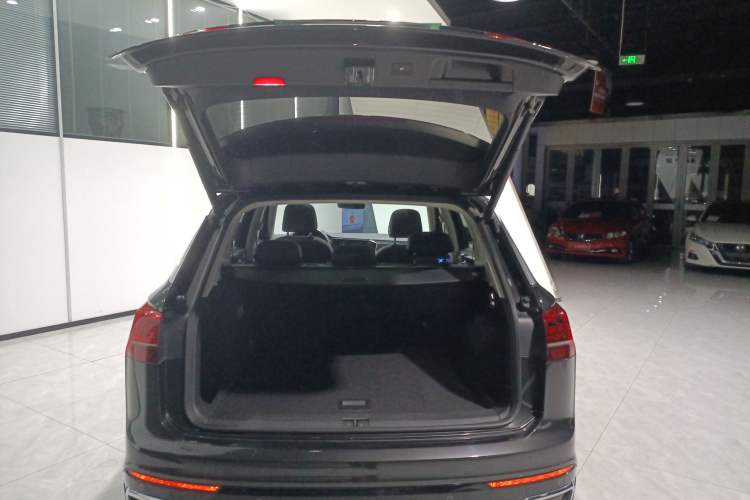 Used Volkswagen Tayron GTE Plug-in Hybrid 2020 1.4T Luxury Model Trunk