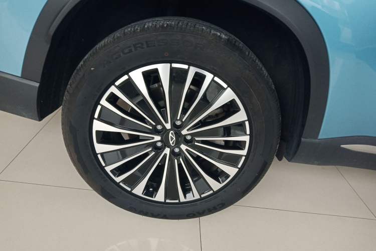 Used Chery Tiggo 8 PLUS C-DM 2025 1.5T 116 km Prestige Version 5 Seats Exterior 8