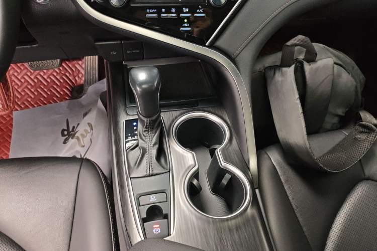 Used Toyota Camry 2021 2.0G Luxury Edition
