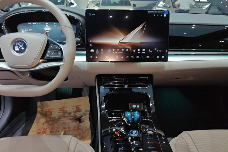 Used BYD Han 2025 DM-i Intelligent Driving Edition 125KM Prestige Model