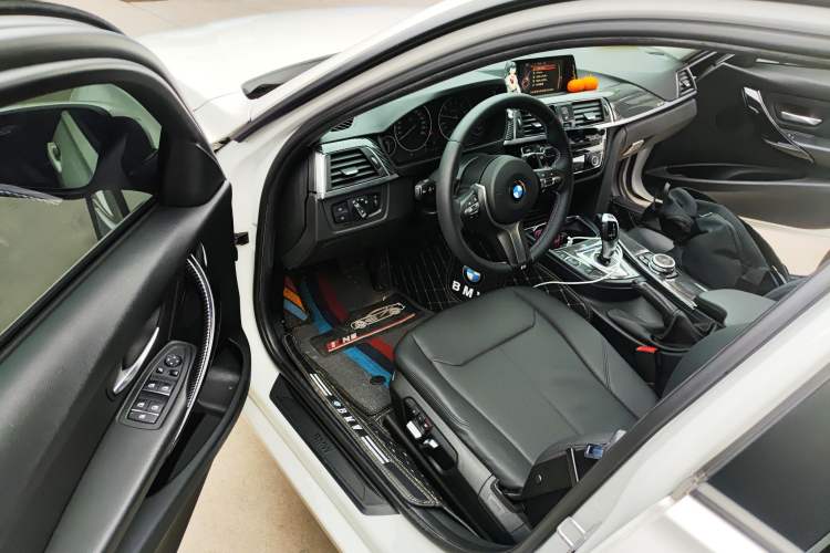 Used BMW 3 Series 2016 320i Fashion Model
