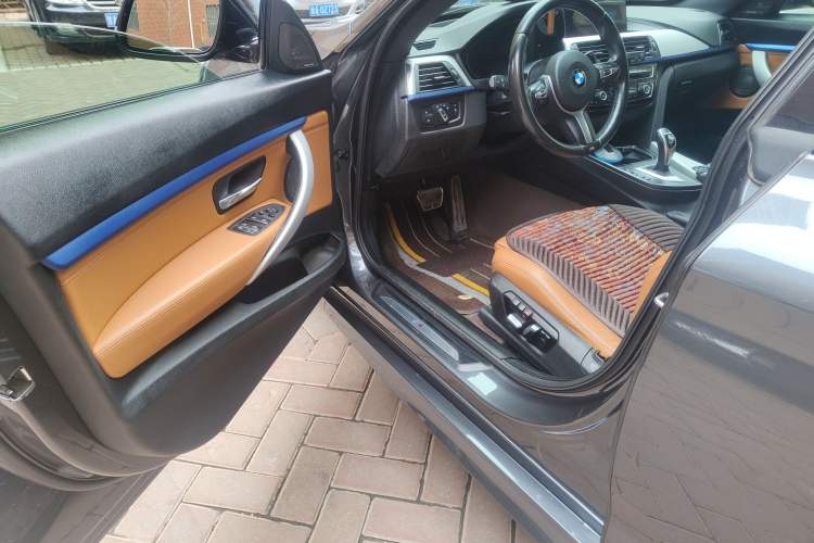 Used BMW 3 Series GT 2018 330i xDrive M Sport Edition Driver Seat