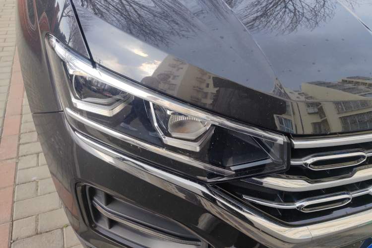 Used Volkswagen Tayron 2022 280TSI Two-Wheel Drive Luxury Smart Connectivity Version Right Front Headlight