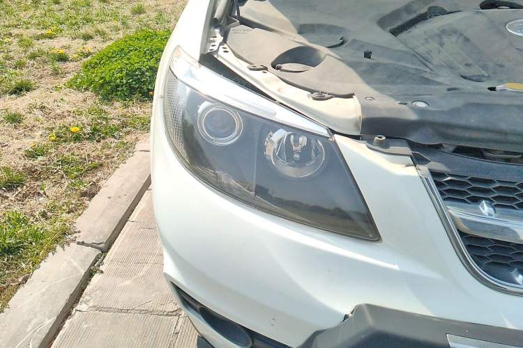 Used BYD S6 2014 2.0L Manual Luxury 5-Seater Right Front Headlight