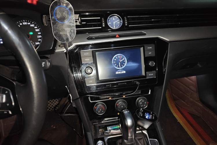 Used Volkswagen Magotan 2018 330TSI DSG Advanced Model Audio And AC Panel