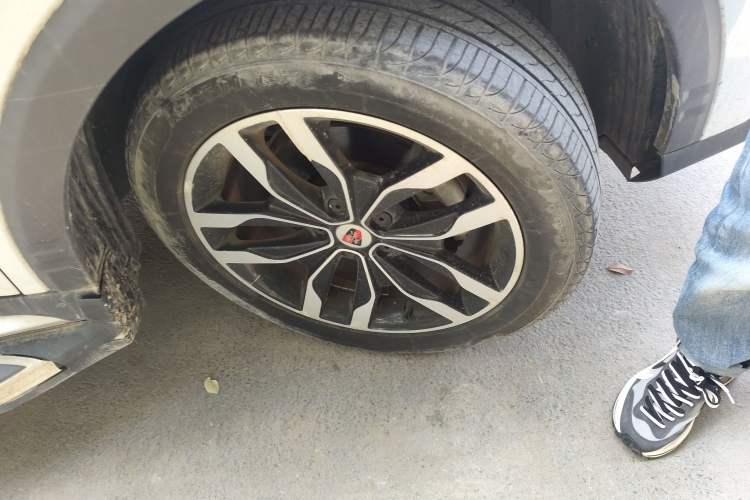 Used Roewe RX5 2016 20T Two-Wheel Drive Manual Transmission Internet Smart Edition
