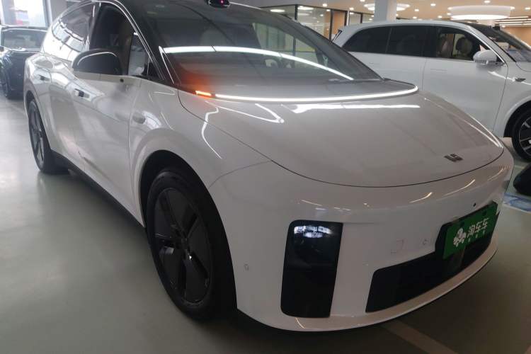 Used Li Auto i6 2025 Model Two-Wheel-Drive Standard Type
