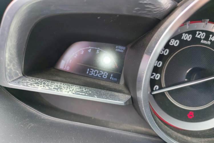 Used Mazda 3 Axela 2016 Sedan 1.5L Manual Comfort Model Odometer Close Up