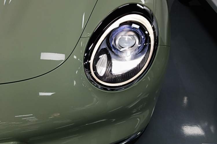 Used ORA Good Cat 2023 401 km Standard Range Luxury Version Lithium Iron Phosphate