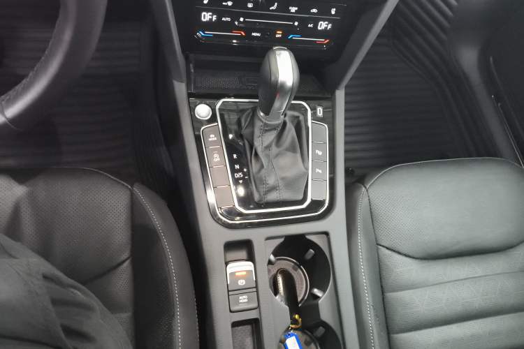 Used Volkswagen FAW-Volkswagen CC 2023 Hunting Vehicle 380TSI Hunter's Heart Edition