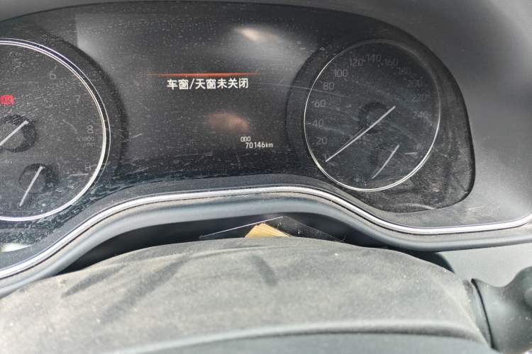 Used Toyota Avalon 2019 2.0L XLE Premium Edition China VI Odometer Close Up