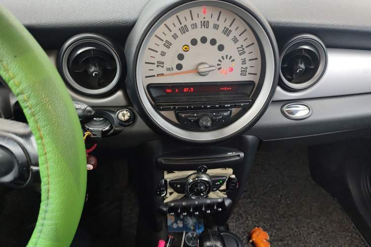 Used MINI 2011 1.6L ONE