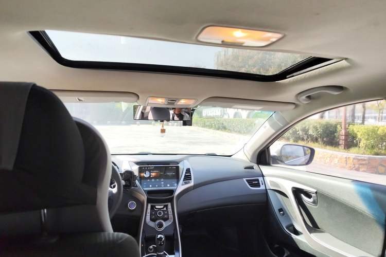 Used Hyundai Elantra (5th Generation / Langdong) 2015 1.6L Automatic Leading Model
