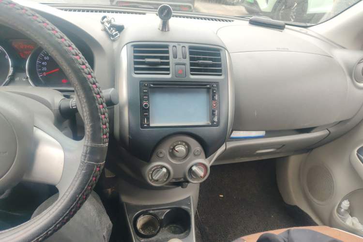 Used Nissan Sunny 2011 1.5XL Manual Deluxe Edition Audio And AC Panel