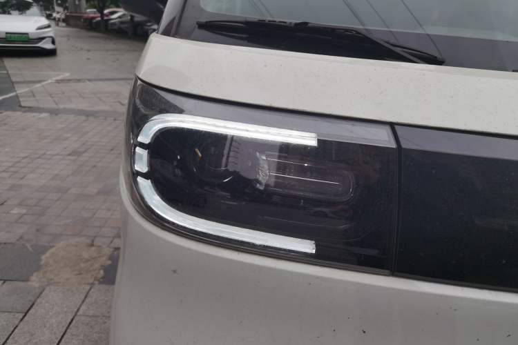 Used SAIC MAXUS Dana V1 2024 V1 Short Wheelbase Low-Roof Multi-Function Version (51 kWh) Right Front Headlight