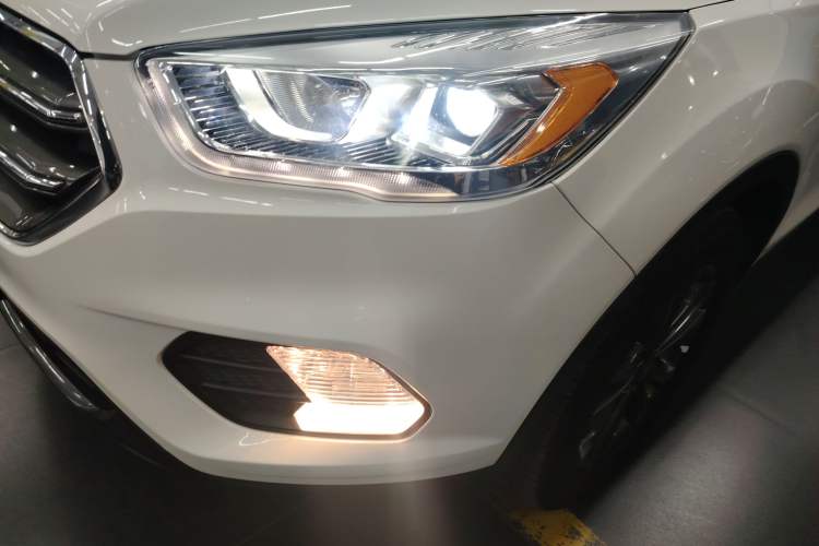 Used Ford Kuga 2019 EcoBoost 180 Two-Wheel-Drive Platinum Edition China VI Standard