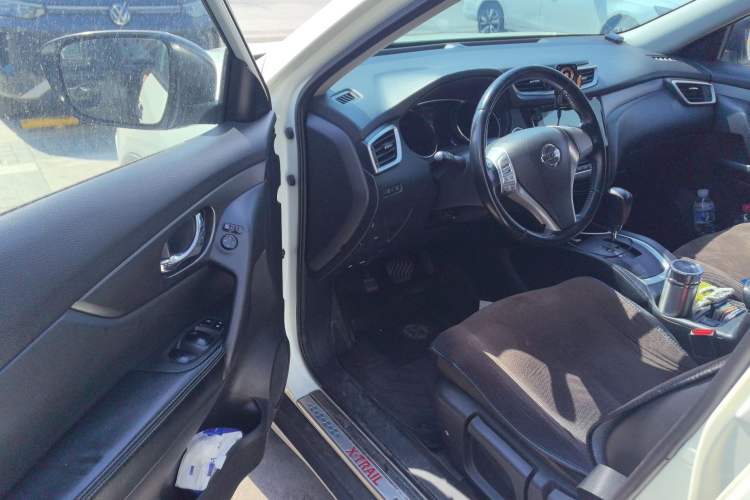 Used Nissan X-Trail 2014 2.0L CVT Comfort Edition 2WD Driver Seat