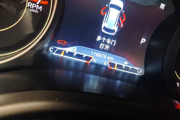 Used Jeep Cherokee 2017 2.0L Superior Edition Odometer Close Up