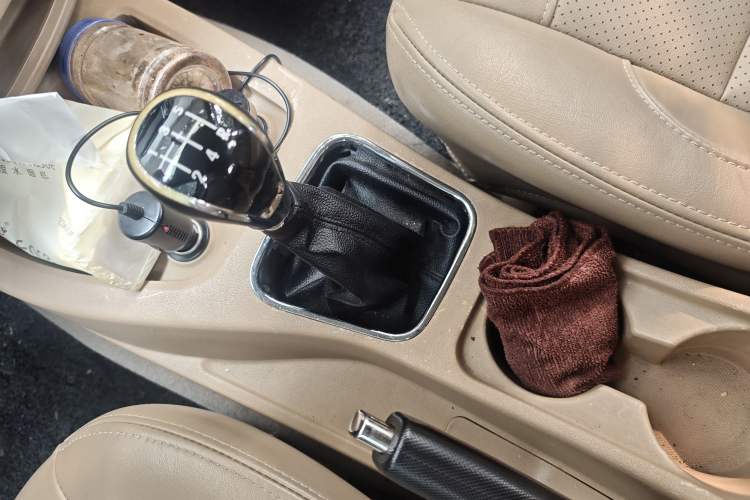 Used Wuling Hongguang 2014 1.5L S Comfort Model
