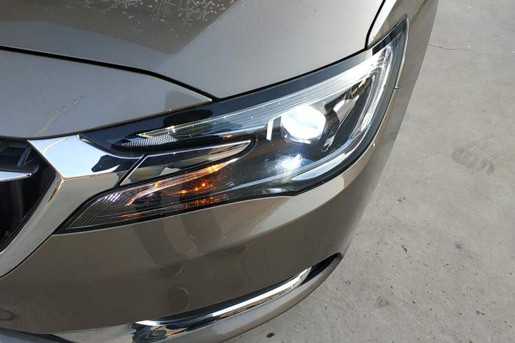 Used Buick GL6 2021 323T Mild Hybrid Connect Prestige Model Left Front Headlight