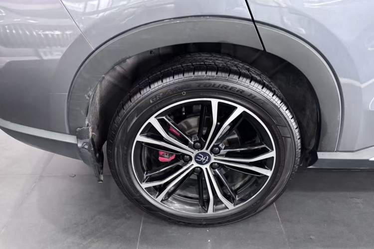 Used BYD Song PLUS 2020 1.5T Automatic Flagship Edition Right Rear Wheel Hub