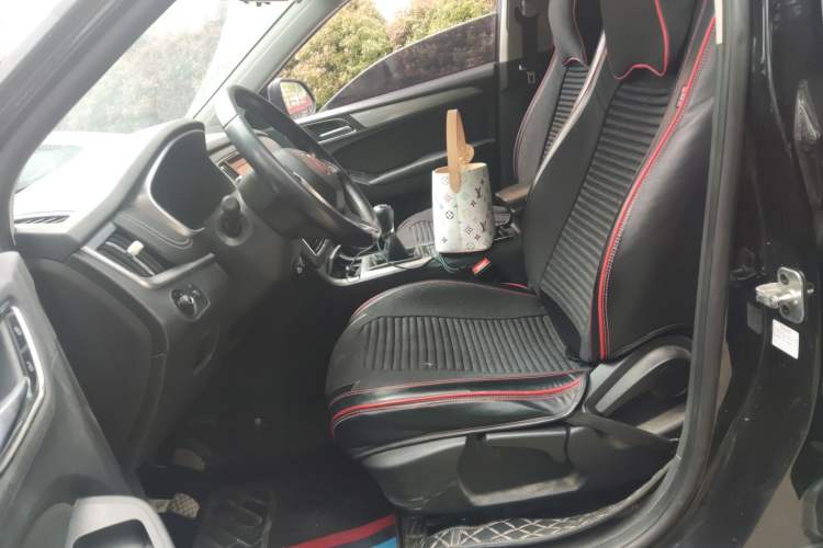 Used Roewe RX5 2016 Revised Version 20T Two-Wheel Drive Manual Transmission Luxury Edition Left Front Seat