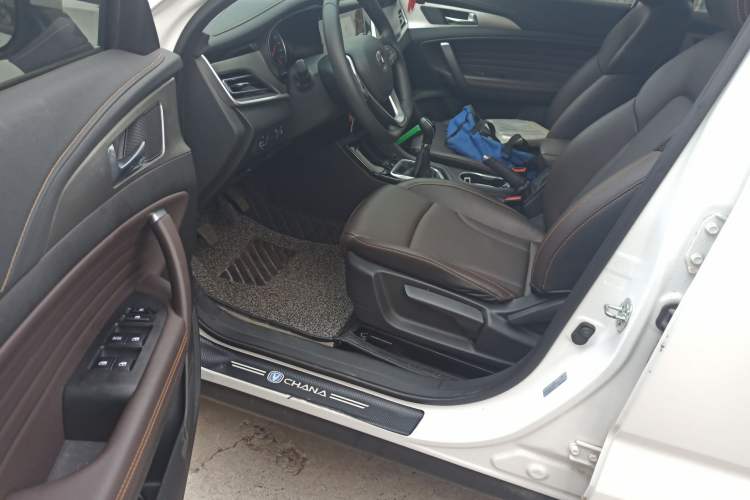 Used CHANGAN CS35PLUS 2019 1.6L Manual E-Link Upgrade Edition
