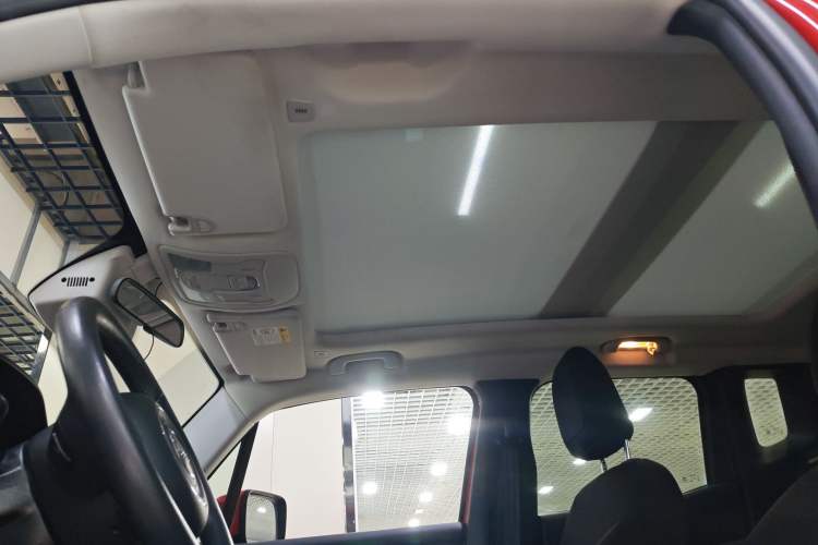 Used Jeep Renegade 2018 Connected Large Screen Version 180T Automatic Jingneng Version Headliner