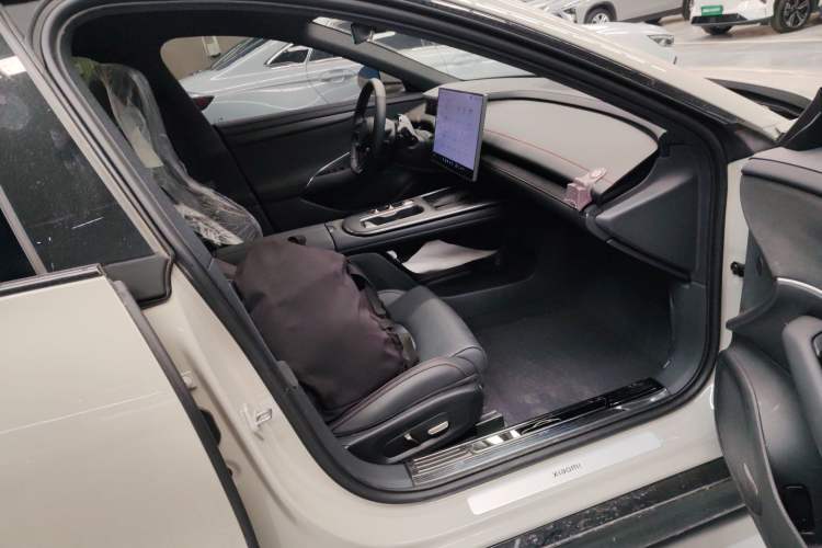 Used Xiaomi Auto SU7 2024 Rear-Drive Long-Range Intelligent Driving Version Right Front Seat