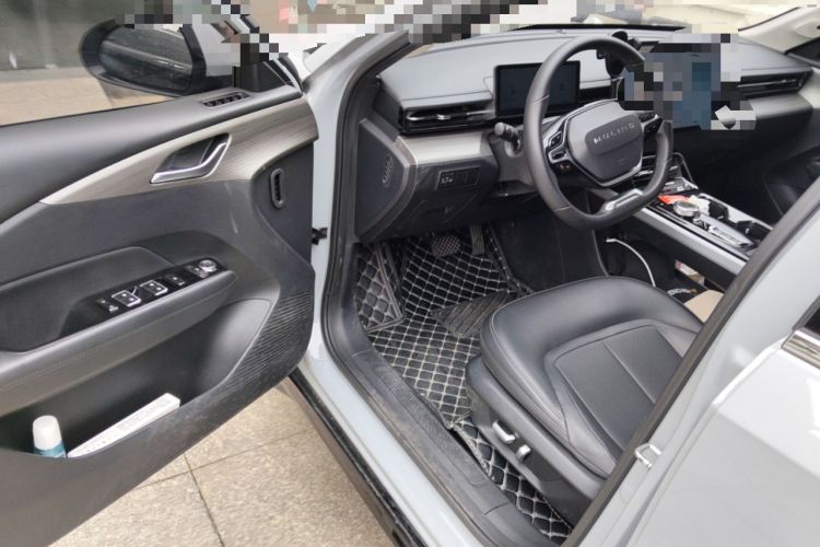 Used Wuling Xingguang 2024 Co-Creation Edition 510 Advanced Model