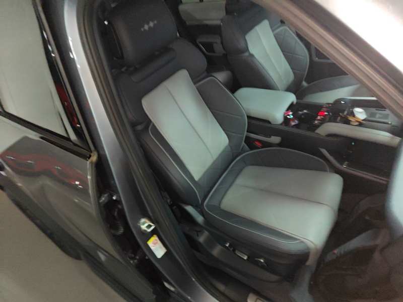 Used Formula Leopard 5 2023 Navigator Edition — 24