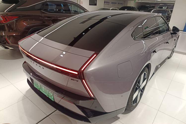 Used XPeng P7 2025 Model—750 All-Wheel-Drive High-Performance Ultra Exterior 5