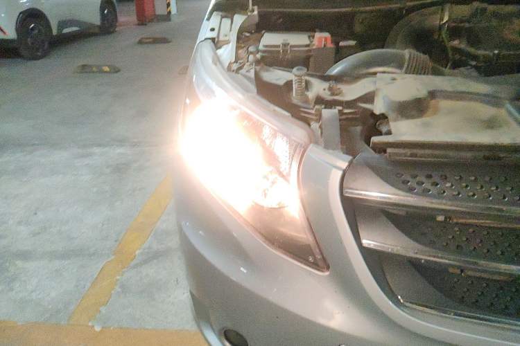 Used Mercedes-Benz Vito 2018 2.0T Elite Version 7 Seats China VI Emission Standard
