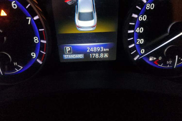 Used Infiniti Q50 2014 3.7L Luxury Sport Edition Odometer Close Up