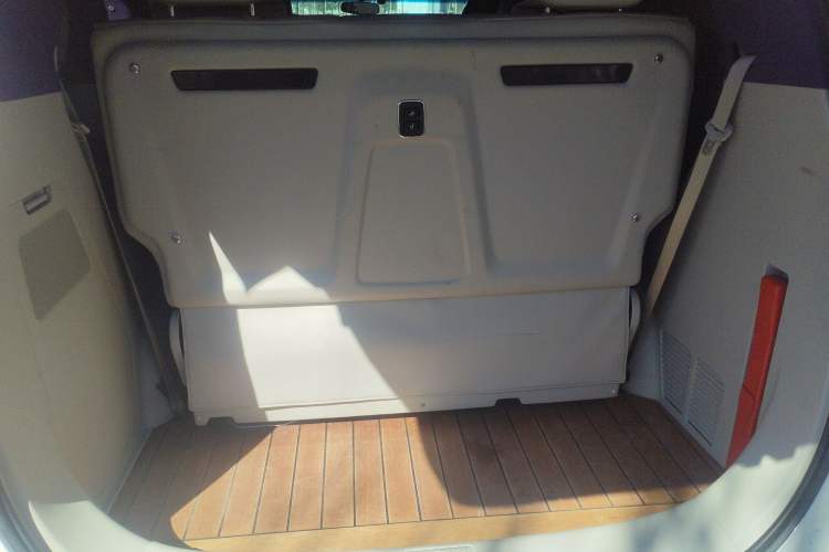 Used Buick GL8 2018 ES 28T Comfort Model China VI Standard Trunk