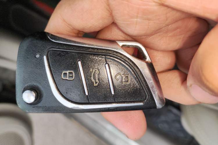 Used Nissan Sunny 2011 1.5XE CVT Comfort Edition Vehicle Key